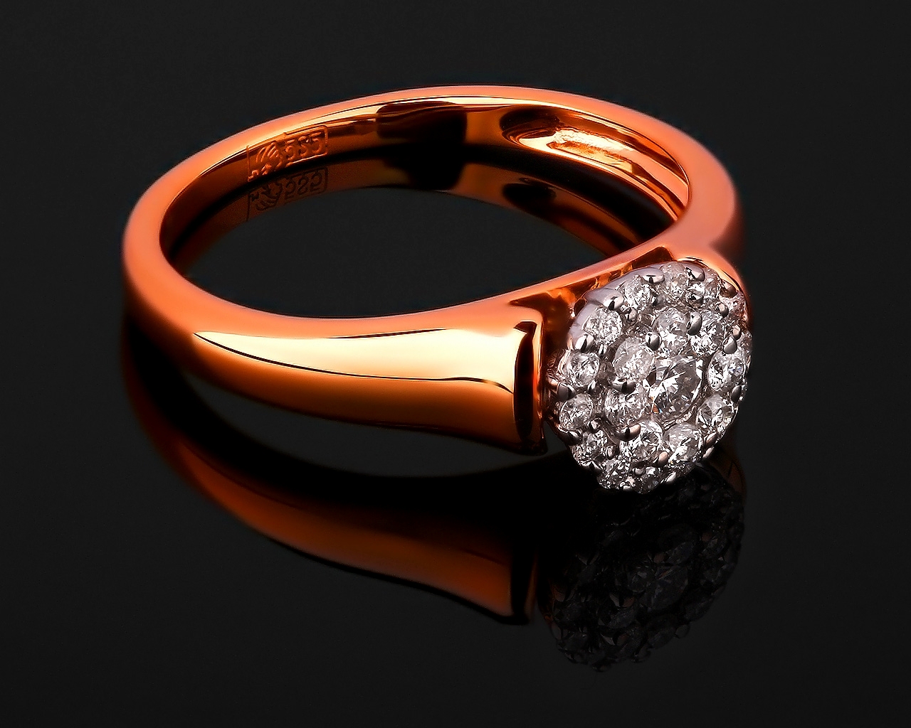 Золотое кольцо с природными бриллиантами 0.24ct