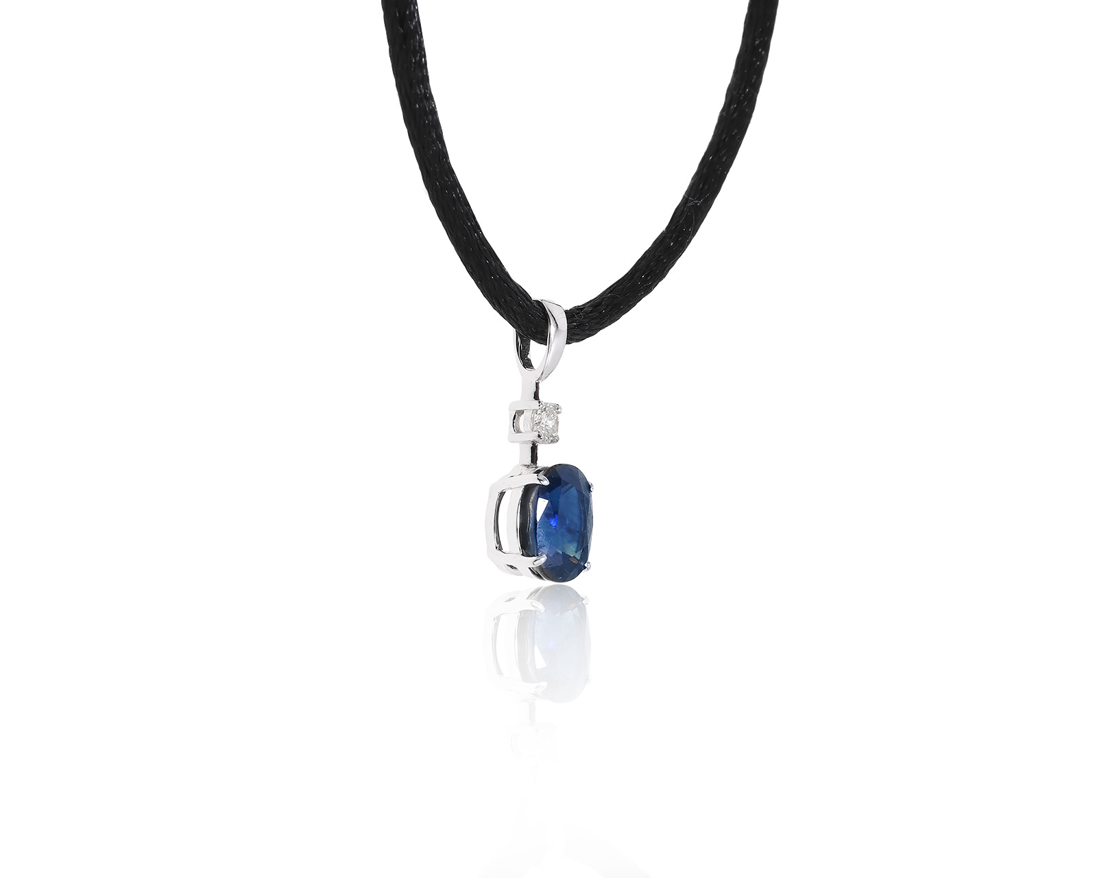 Красивый золотой кулон с сапфиром 2.90ct