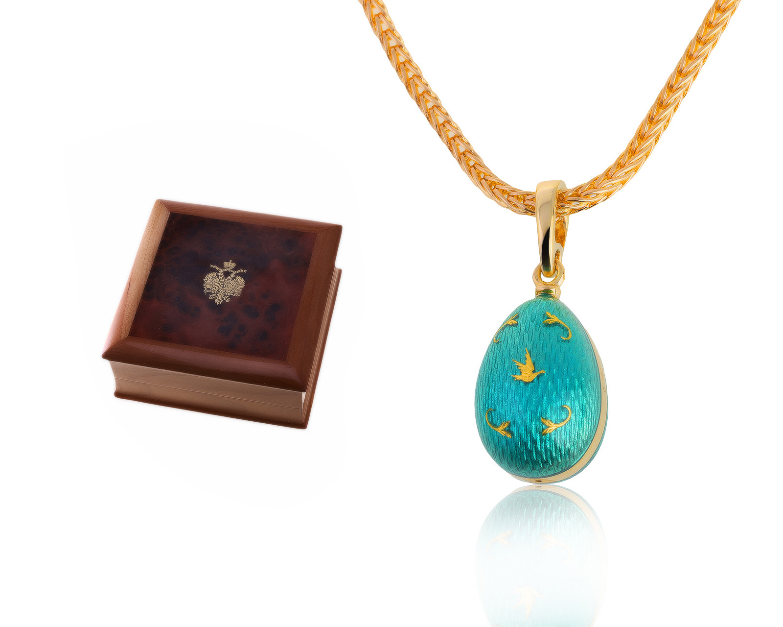 Оригинальный золотой кулон с эмалями Faberge