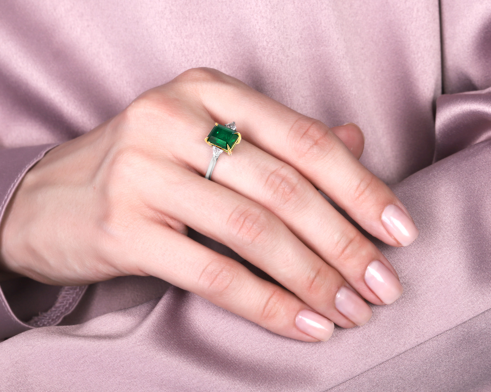 Золотое кольцо с изумрудом Замбия 3.21ct и бриллиантами 0.30ct