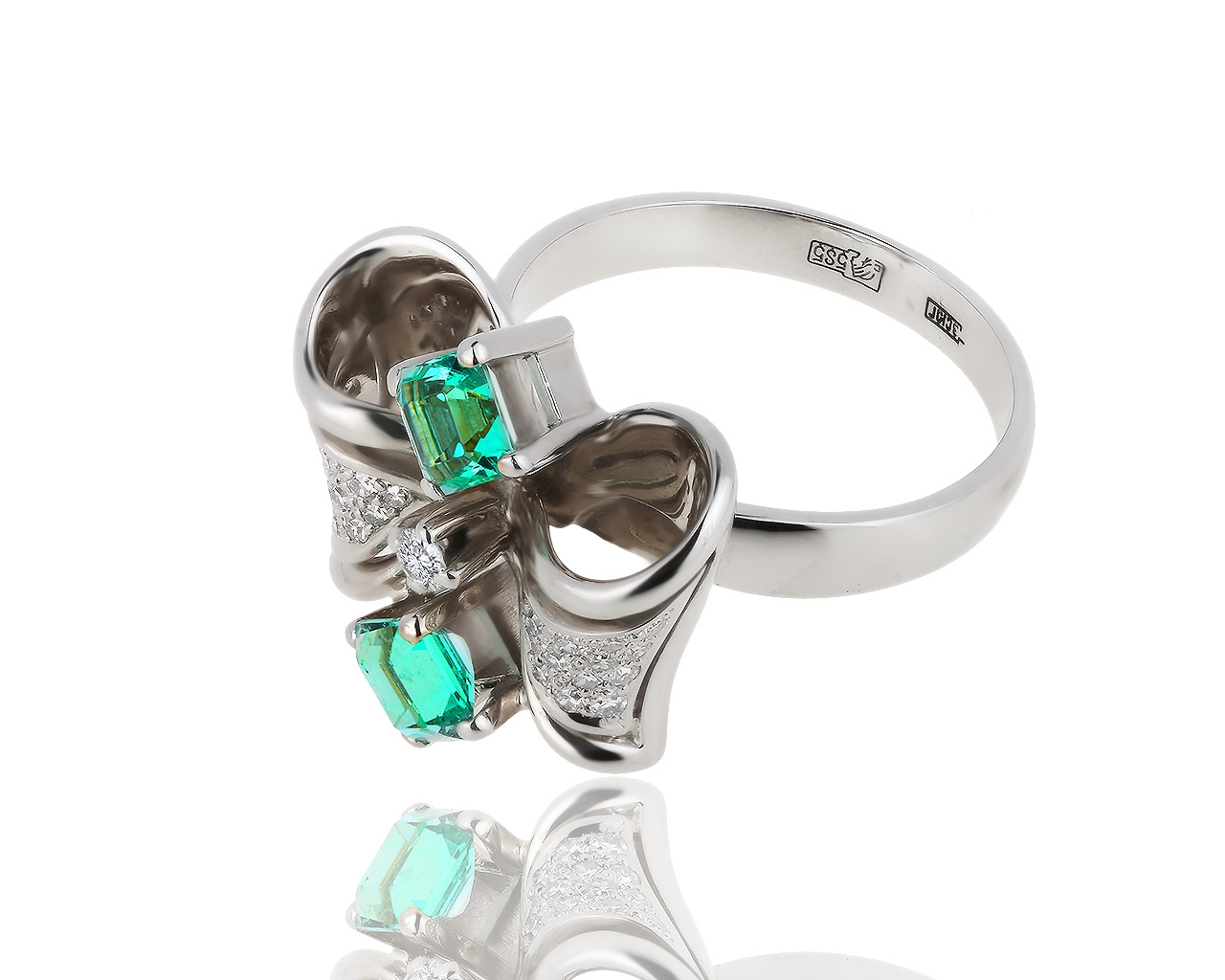 Золотое кольцо с изумрудами 1.03ct и бриллиантами 0.30ct 310719/13