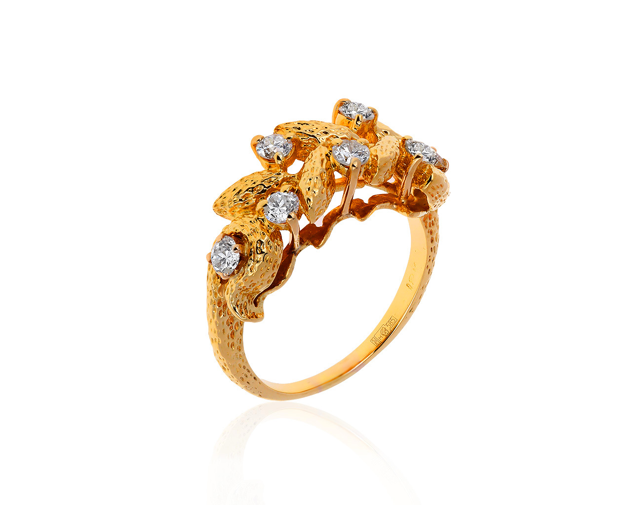 Женственное золотое кольцо с бриллиантами 0.56ct