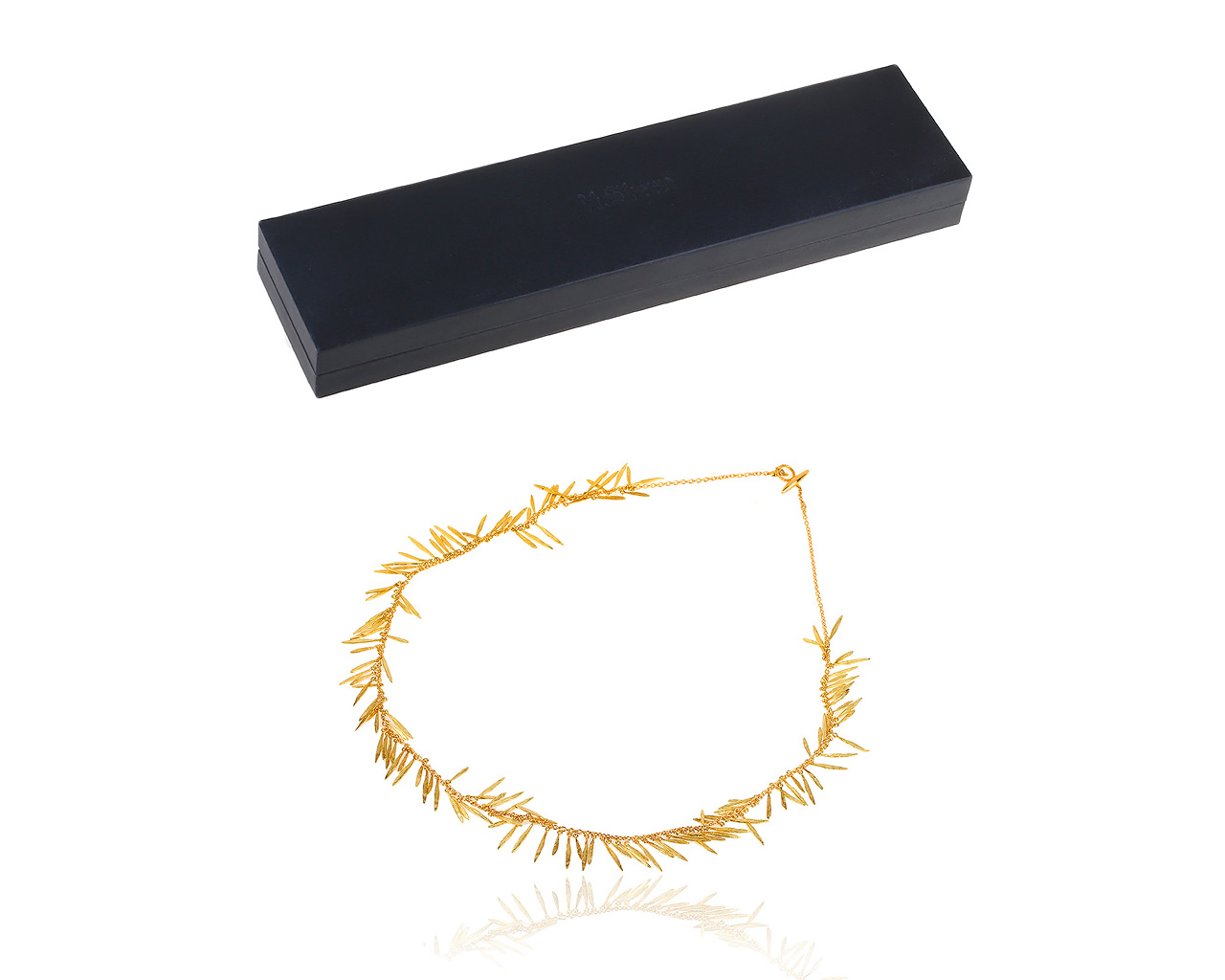 Оригинальное золотое колье с бриллиантами 0.005ct H.Stern