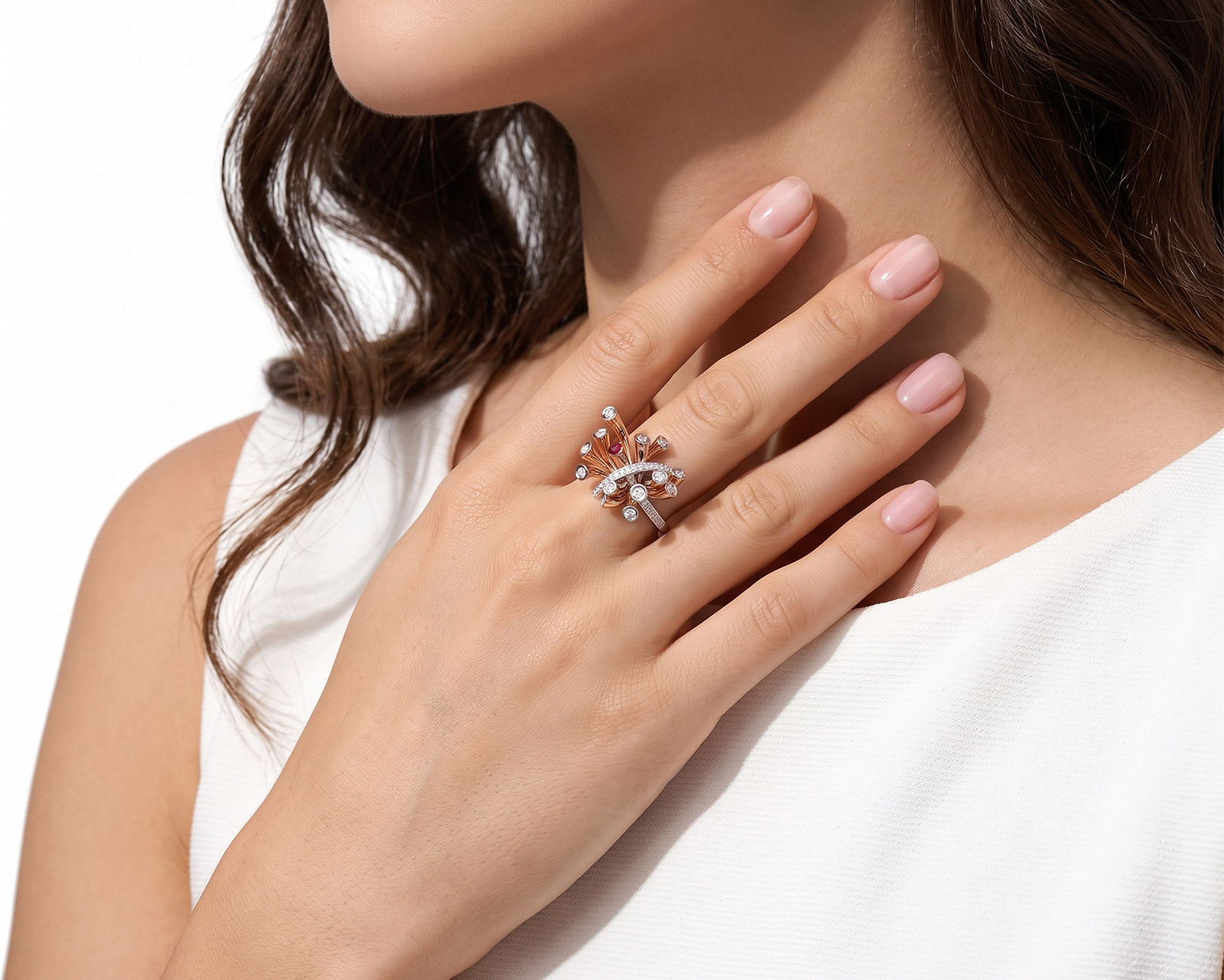 Золотое кольцо с бриллиантами 0.35ct и рубином 0.11ct