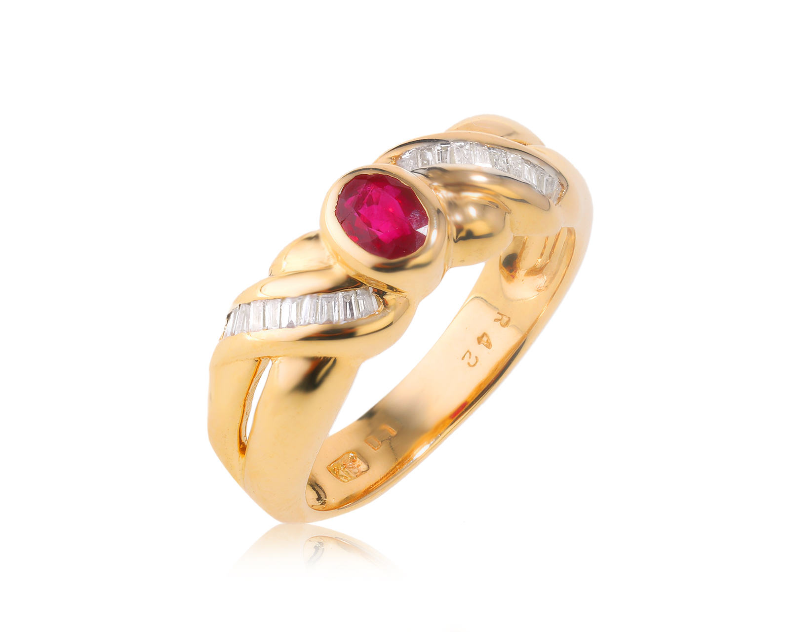 Золотое кольцо с рубином 0.25ct и бриллиантами 0.22ct