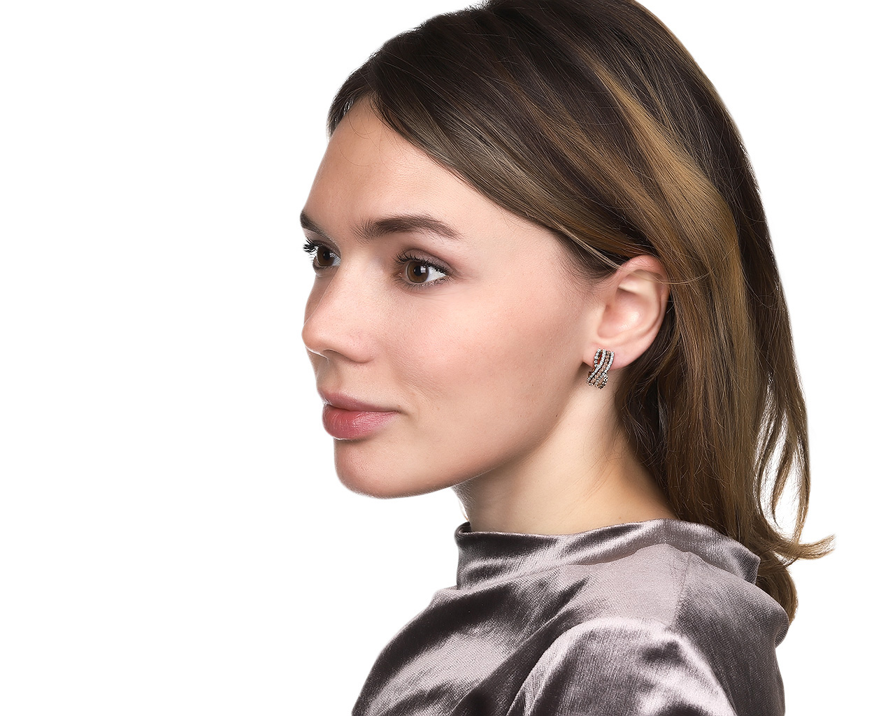 Прекрасные золотые серьги с бриллиантами 1.10ct