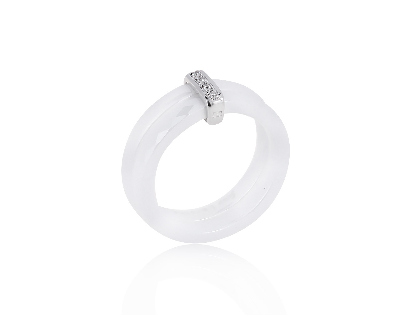 Оригинальное керамическое кольцо с бриллиантами 0.02ct Guy Laroche