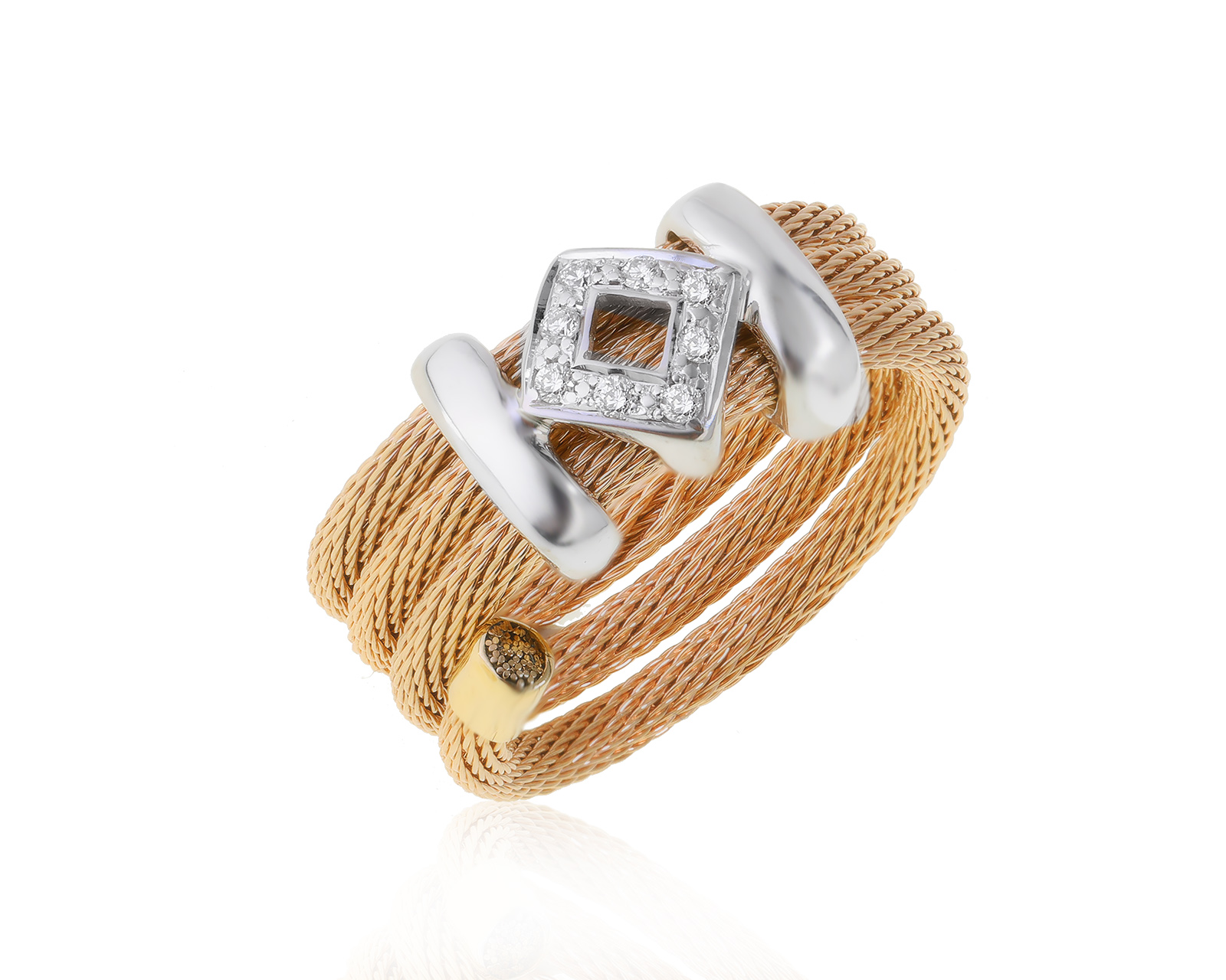 Красивое золотое кольцо с бриллиантами 0.07ct