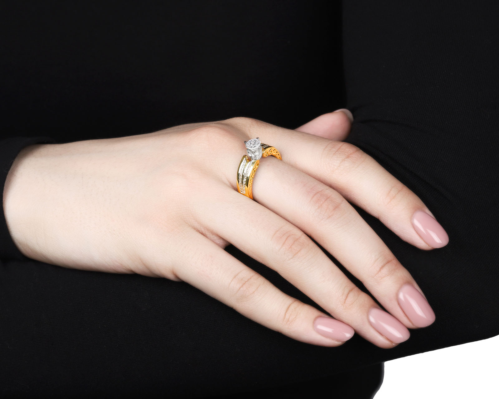 Элегантное золотое кольцо с бриллиантами 0.32ct