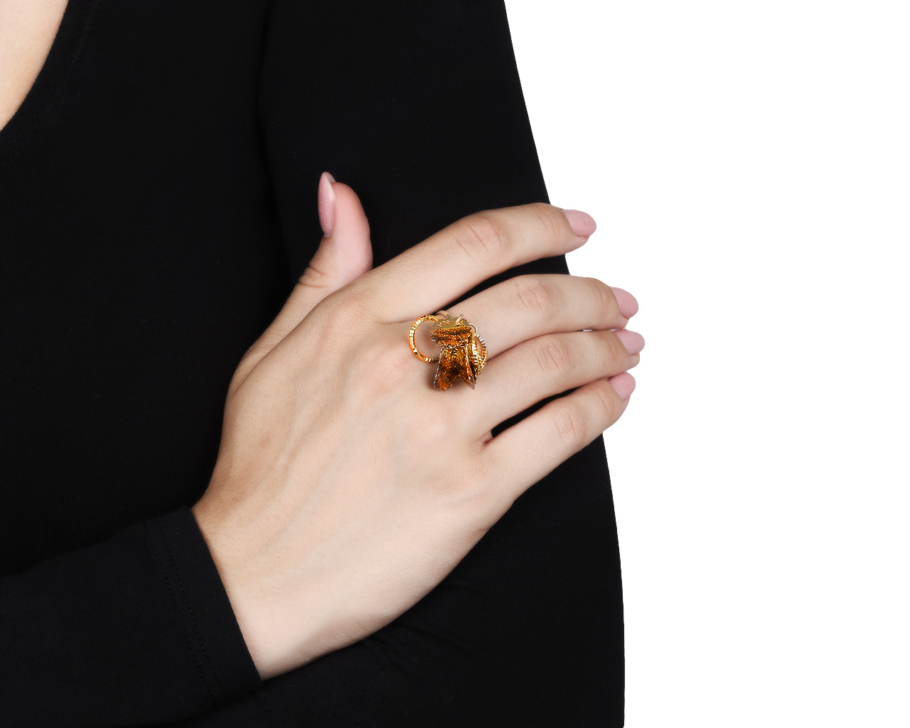 Итальянское золотое кольцо с эмалями