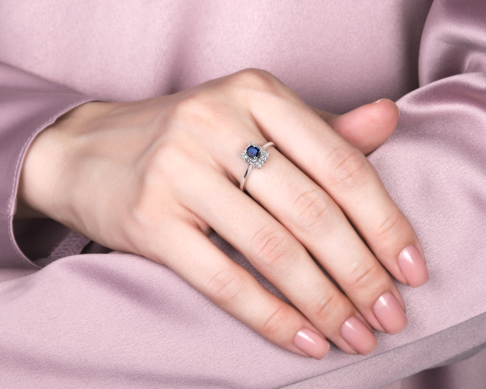 Золотое кольцо с сапфиром 0.45ct и бриллиантами 0.16ct