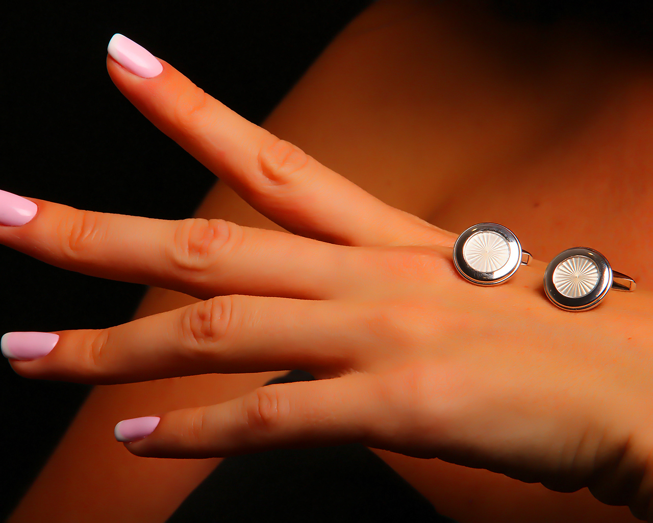 Оригинальные золотые запонки Chopard