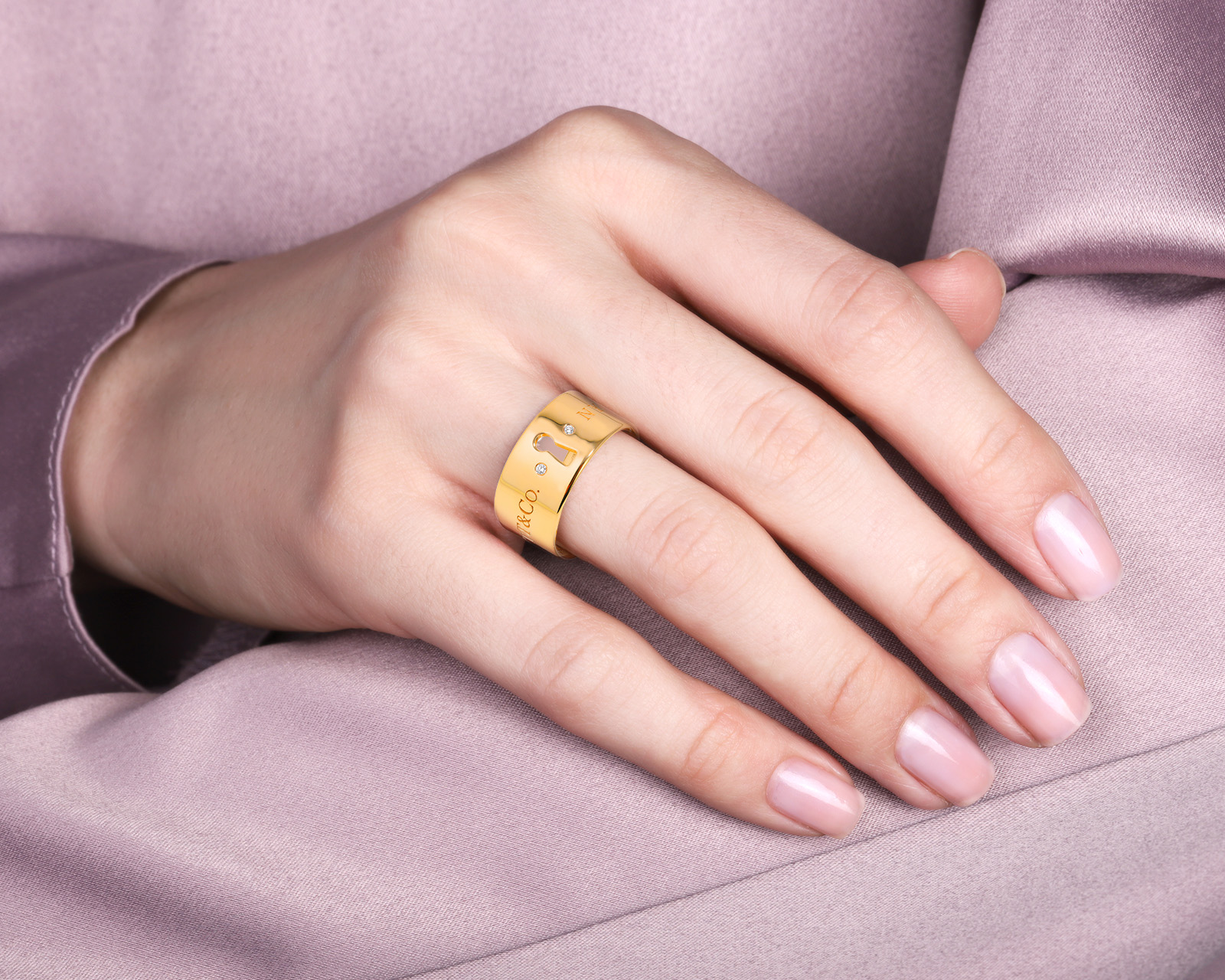 Оригинальное золотое кольцо Tiffany&Co Keyhole