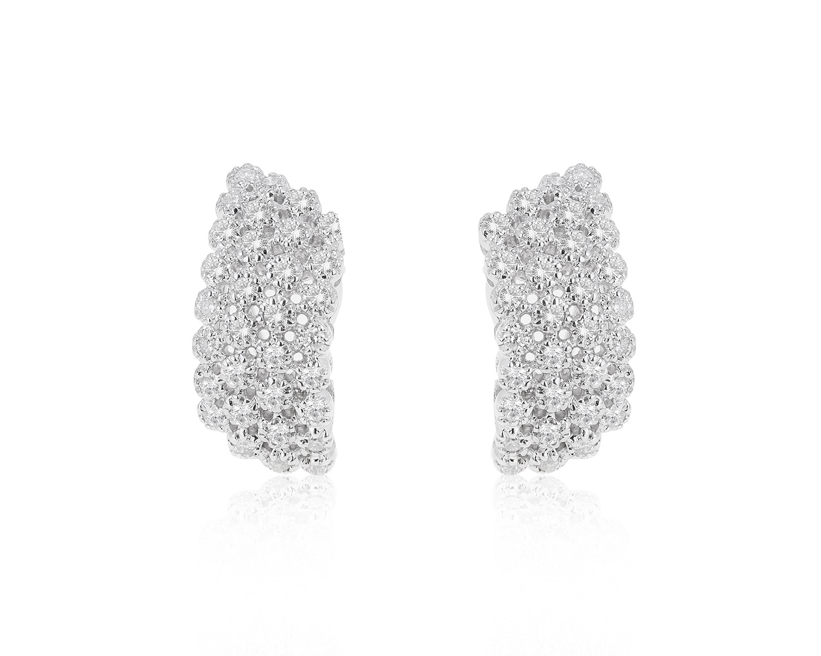 Прекрасные золотые серьги с бриллиантами 0.77ct