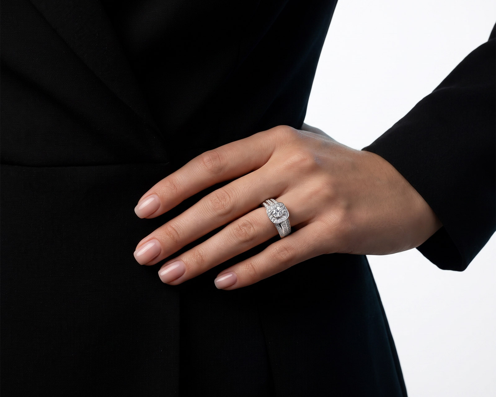 Золотое кольцо с бриллиантами 0.99ct