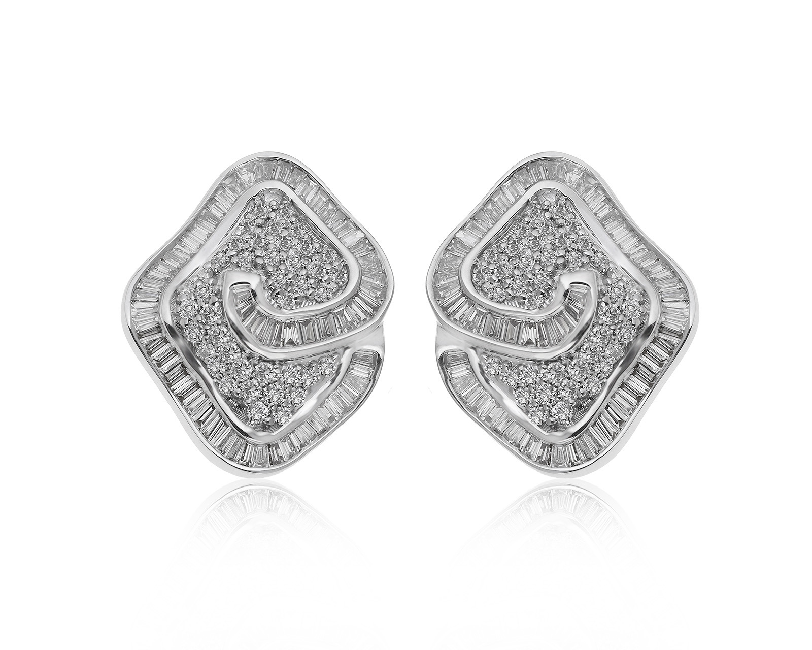 Изысканные золотые серьги с бриллиантами 3.03ct