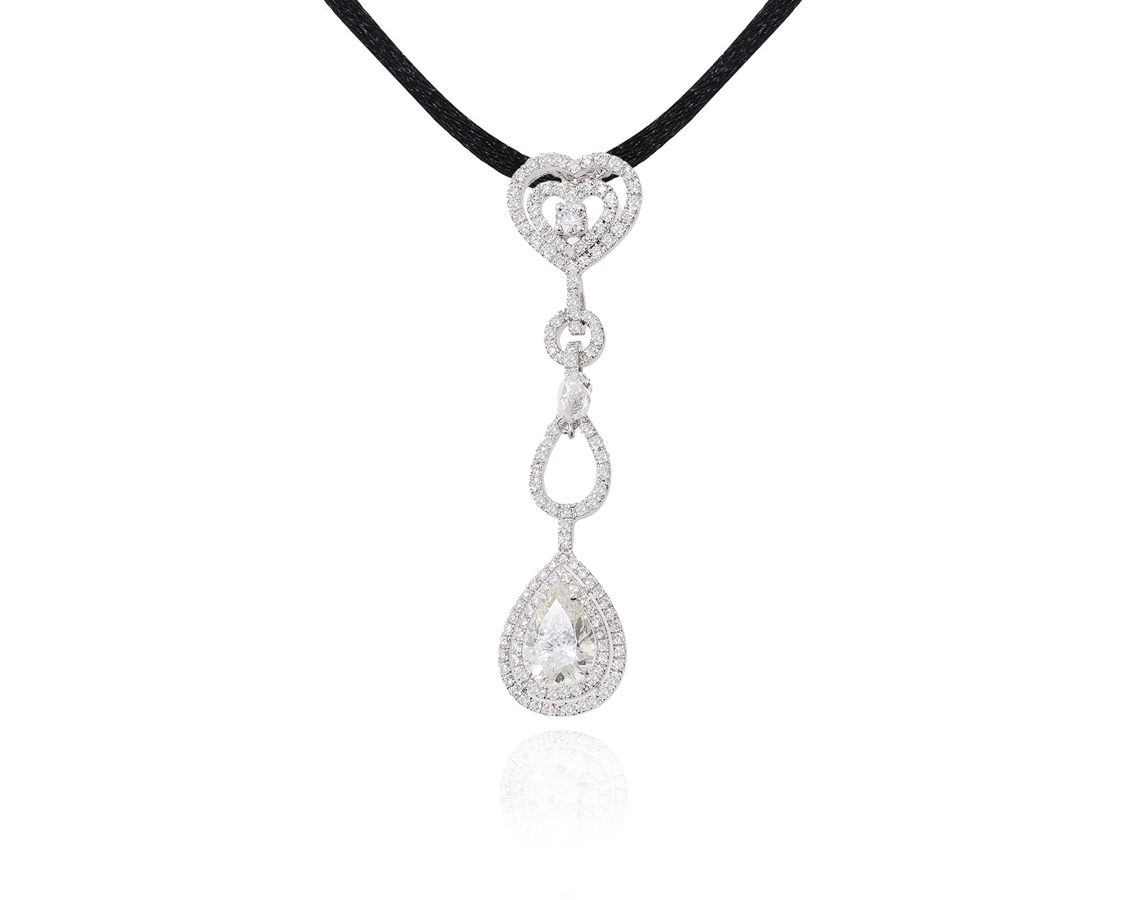 Золотой кулон с бриллиантами 3.76ct