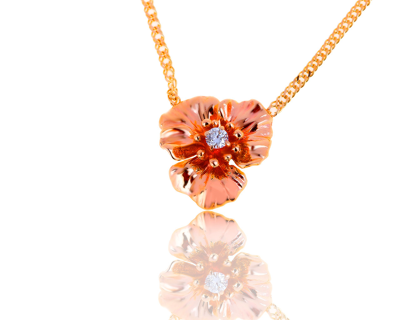 Модное золотое колье с бриллиантом 0.06ct 010819/21