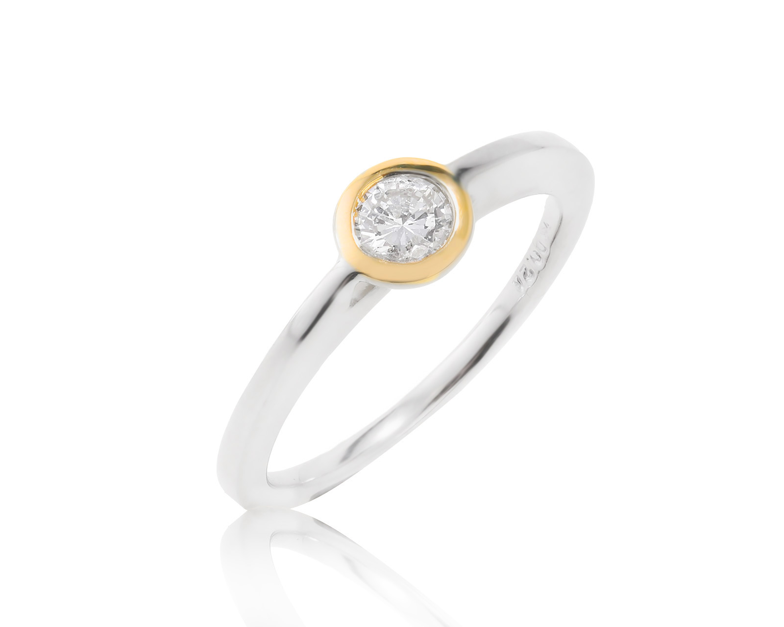 Изящное золотое кольцо с бриллиантом 0.24ct