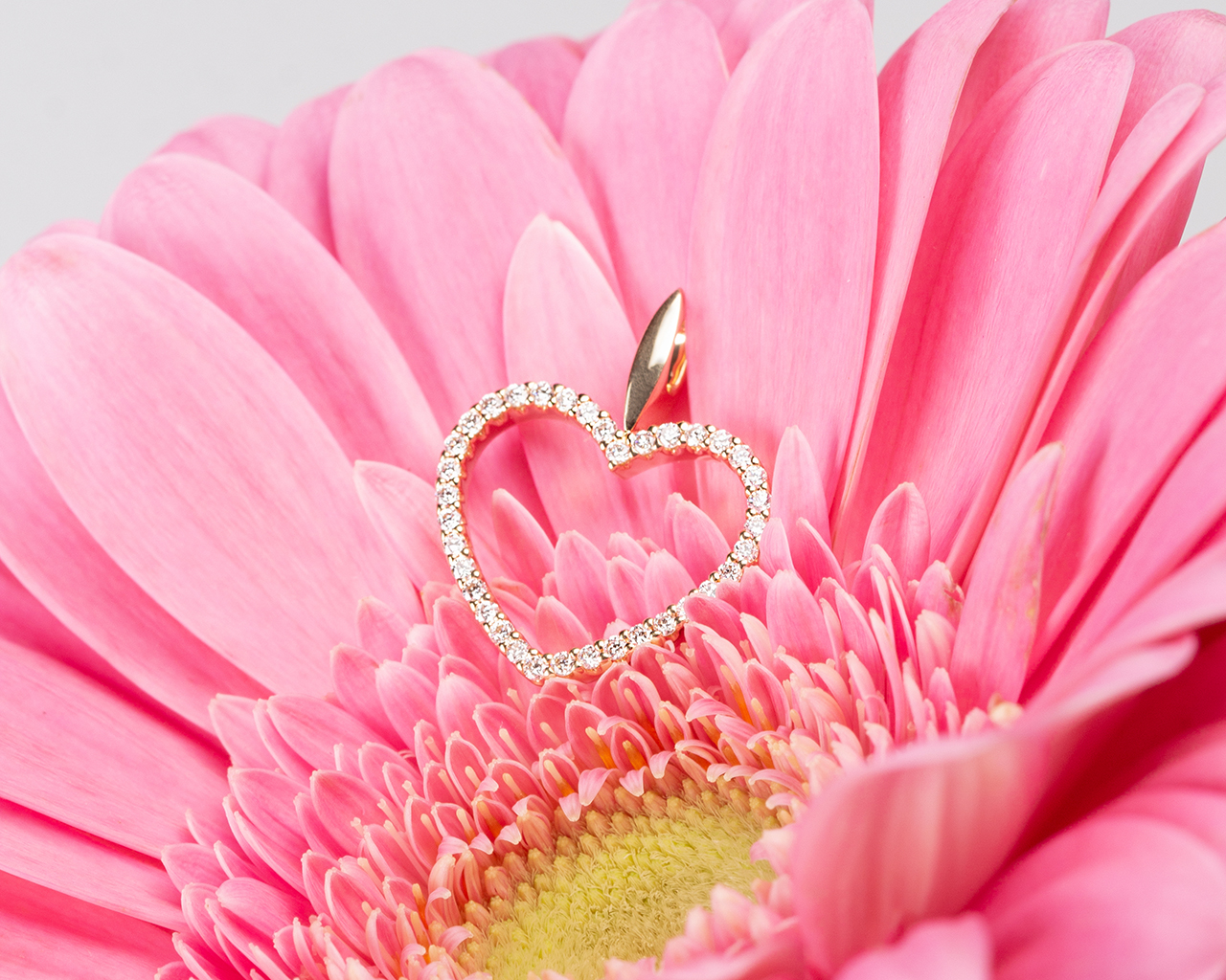 Оригинальный золотой кулон с бриллиантами 0.025ct Bernhard H.Mayer 010719/9