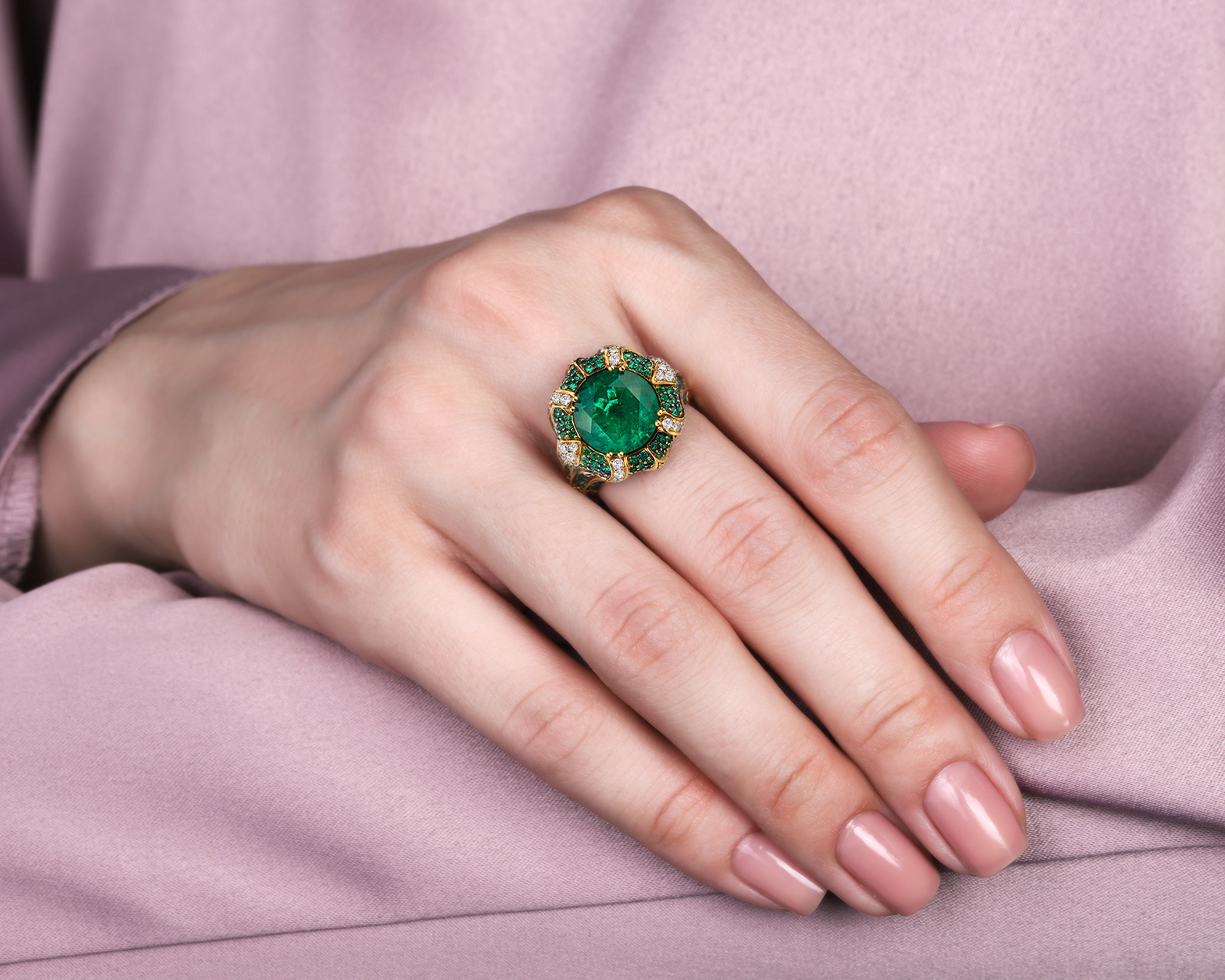 Оригинальное золотое кольцо с изумрудами 6.92ct Lykov`s Jewellery