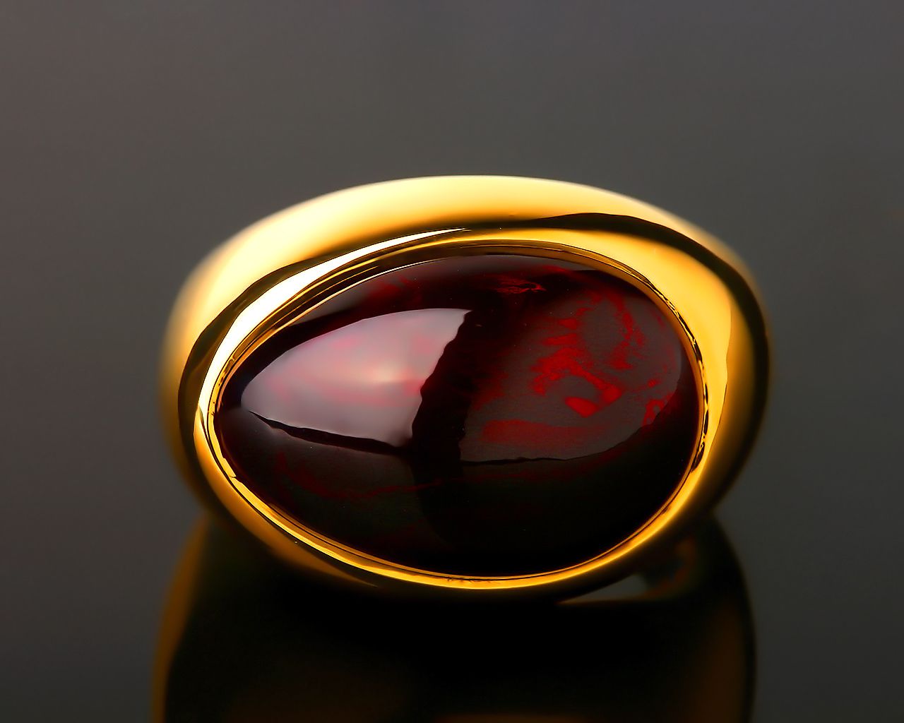 Массивное золотое кольцо Pomellato Narciso 210816/3