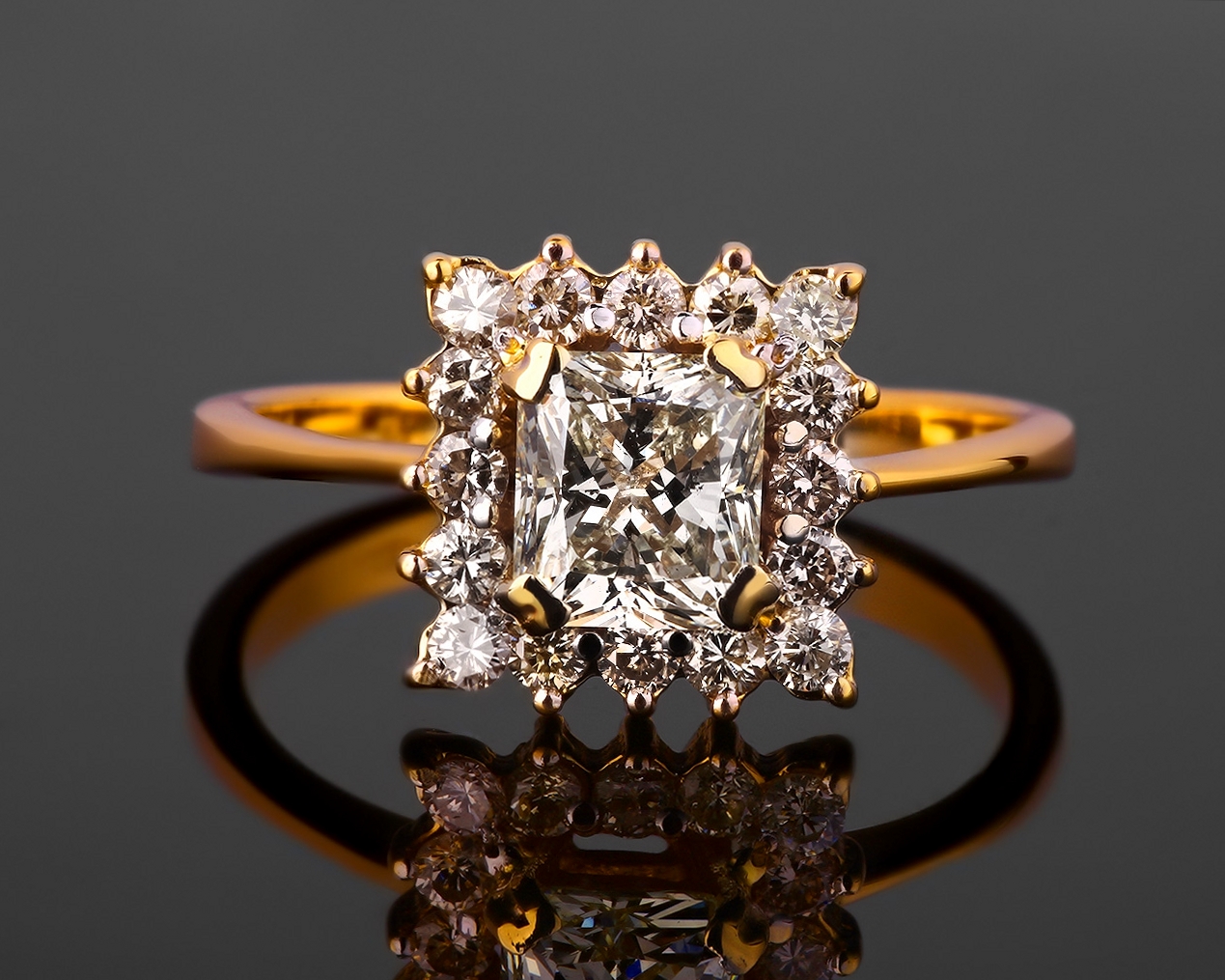 Великолепное золотое кольцо с бриллиантами 1.81ct 301117/12