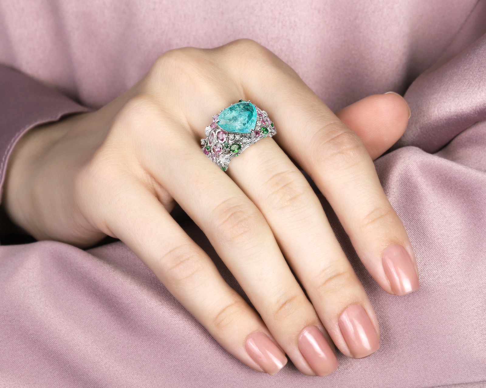 Платиновое кольцо с турмалином параиба 3.91ct
