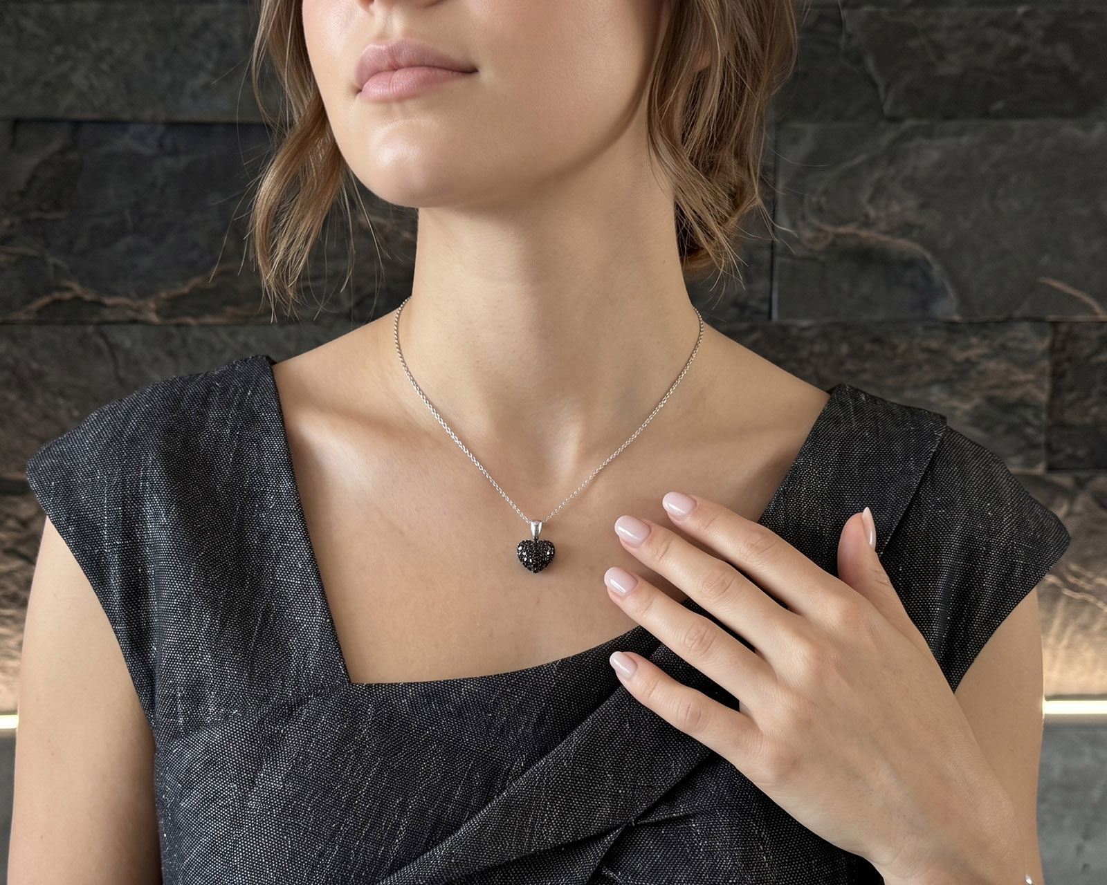 Оригинальный золотой кулон с черными бриллиантами 0.86ct Chopard Coeur