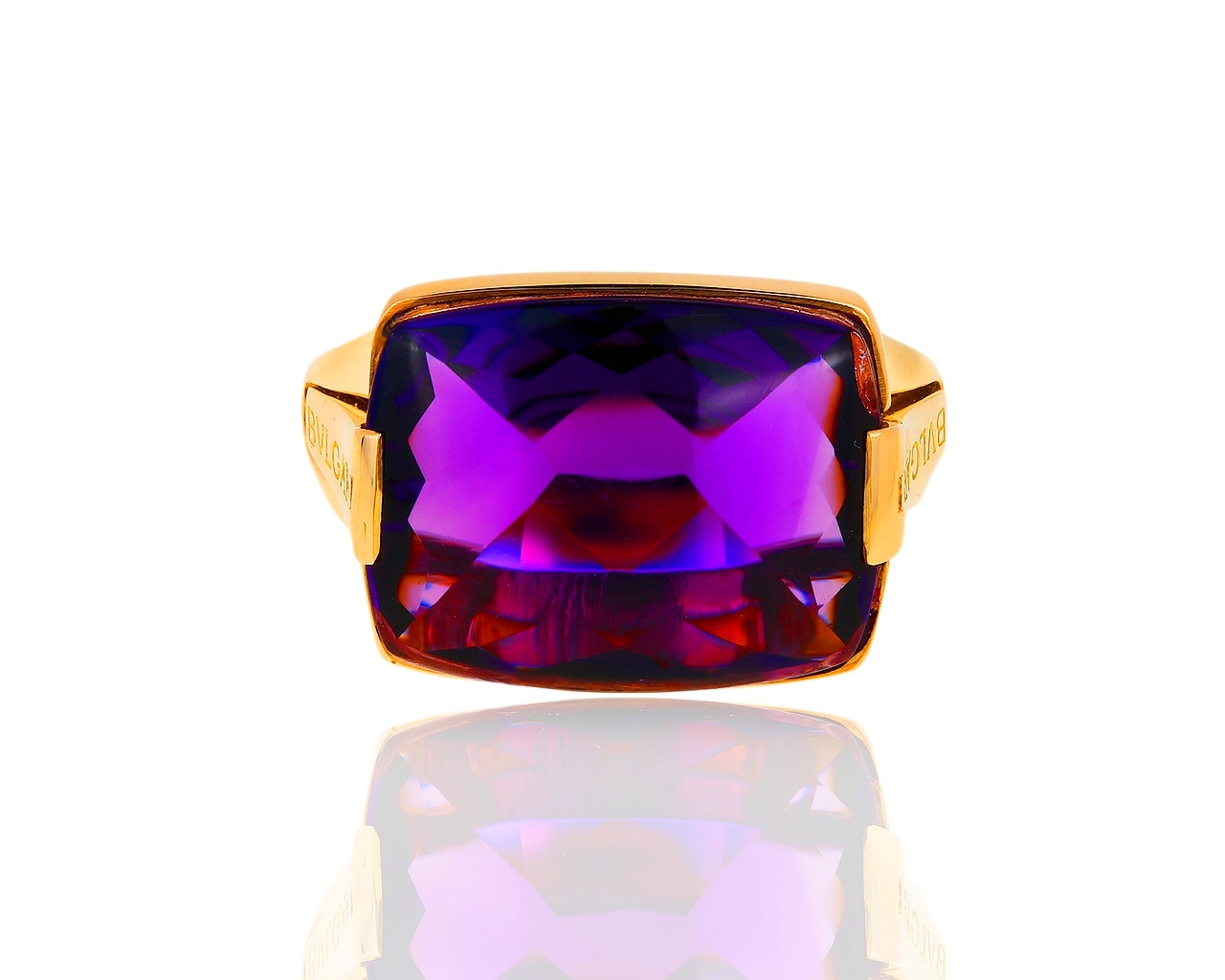 Модное золотое кольцо с аметистом Bvlgari Metropolis