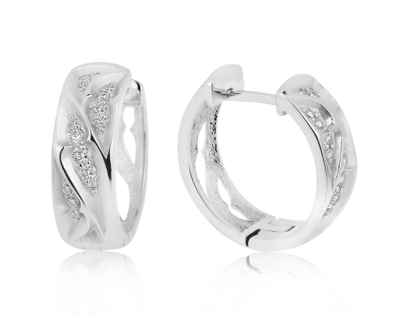 Прелестные золотые серьги с бриллиантами 0.25ct
