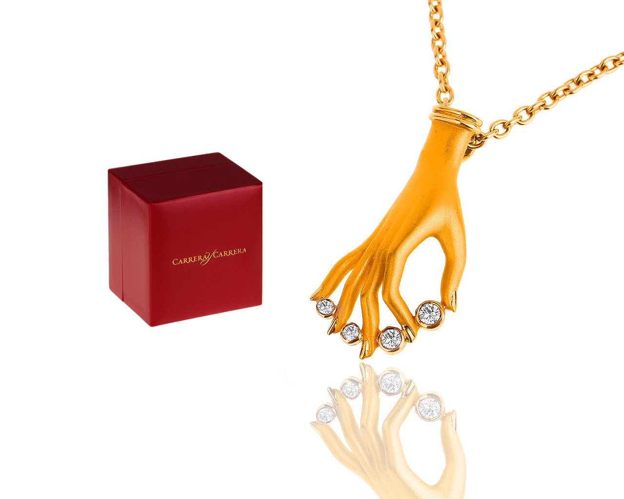 Модная золотая подвеска с бриллиантами Carrera y Carrera 