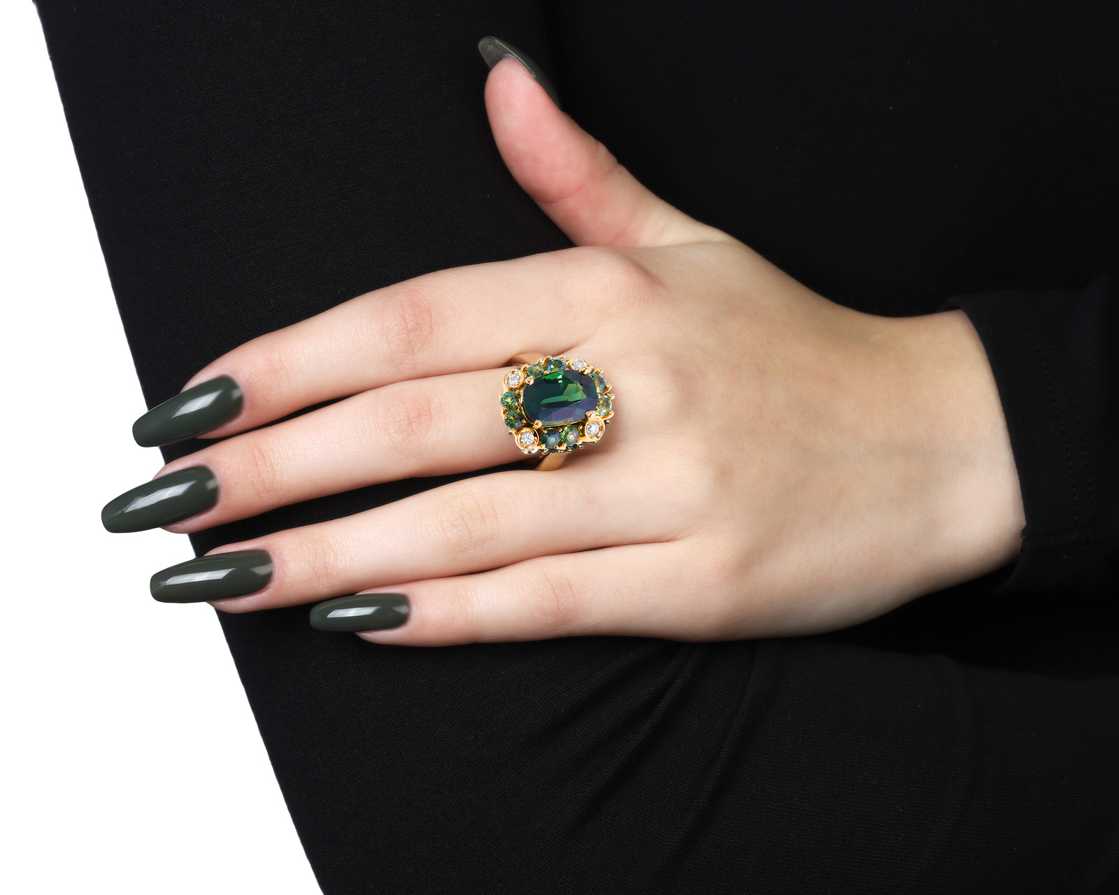 Эстетичное золотое кольцо с зелеными сапфирами 7.40ct