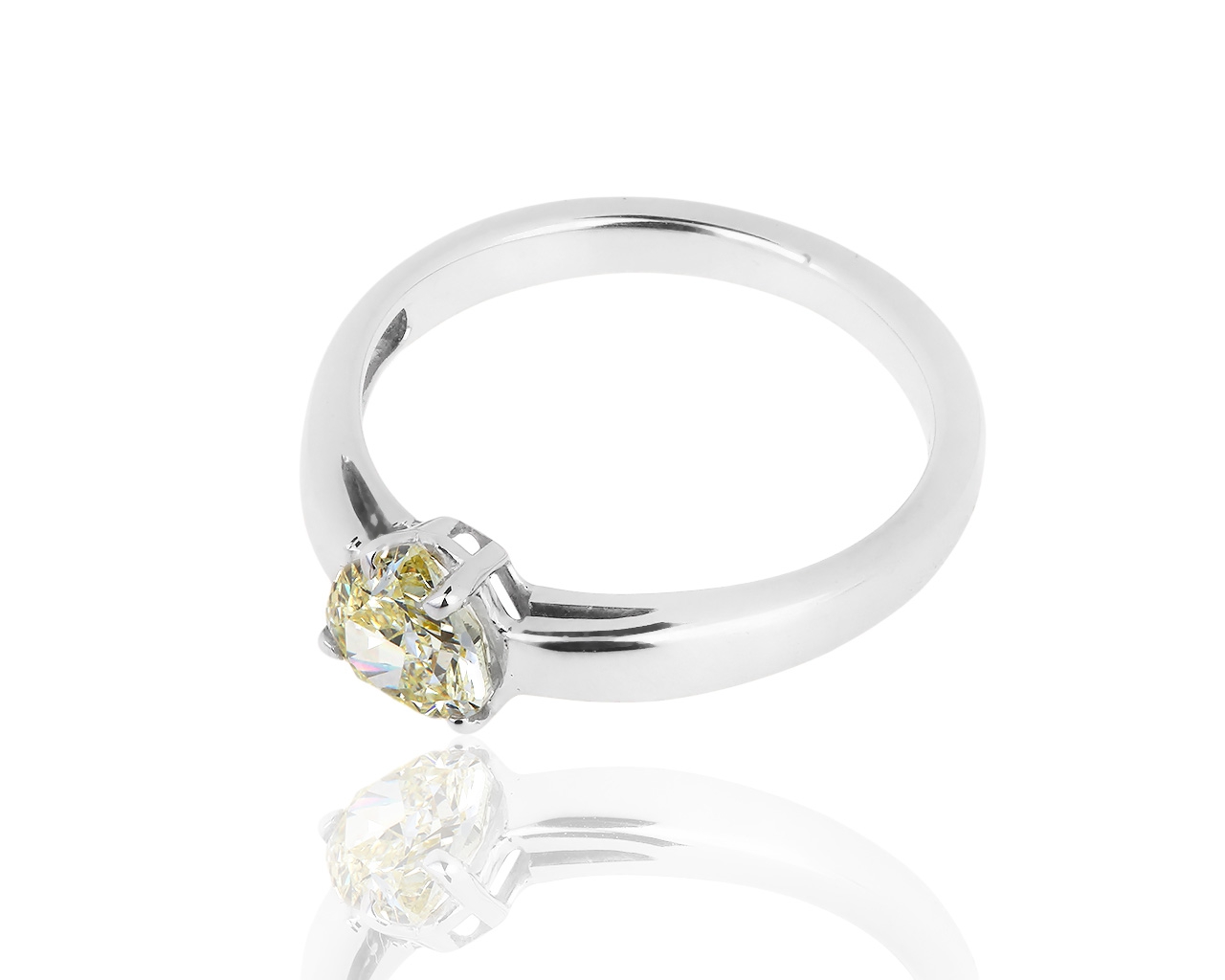 Необычное золотое кольцо с бриллиантом 0.63ct