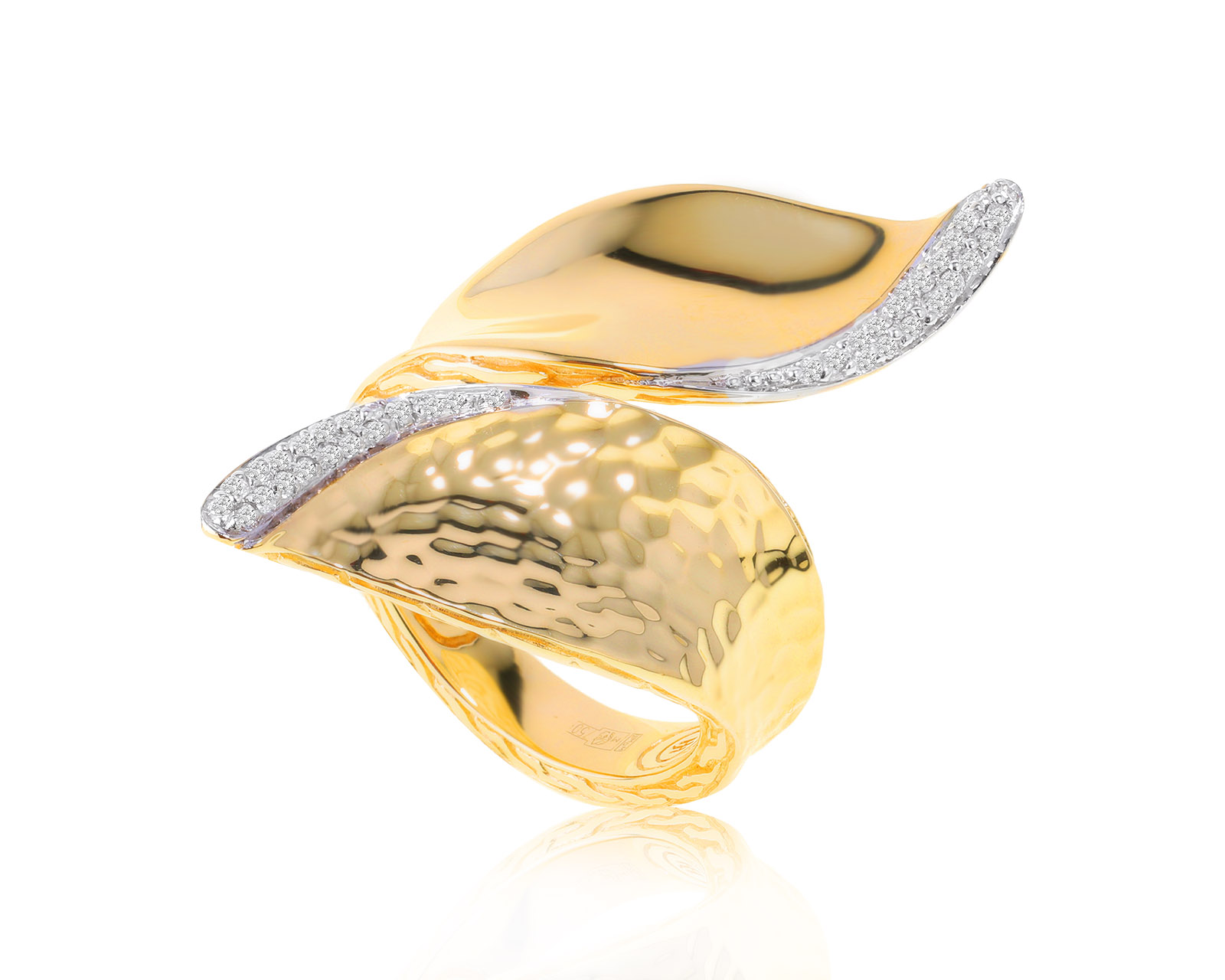 Оригинальное золотое кольцо с бриллиантами 0.18ct John Hardy 011022/2