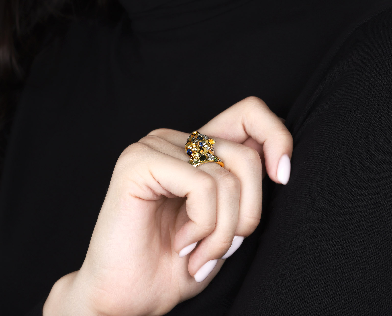Удивительное золотое кольцо с сапфирами 2.69ct