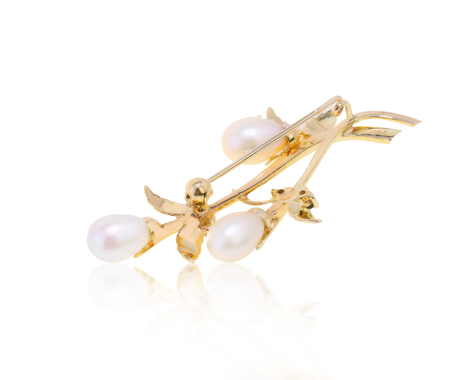 Притягательная золотая брошь с жемчугом 9.80*7.20 мм