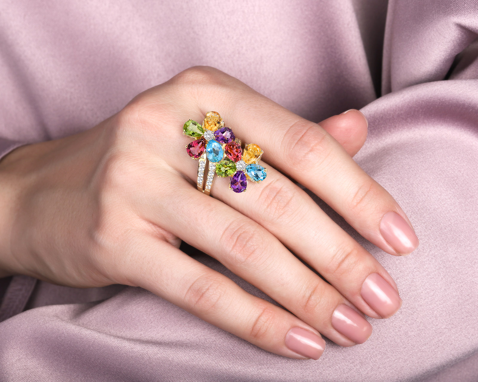 Золотое кольцо с цветными камнями 5.98ct