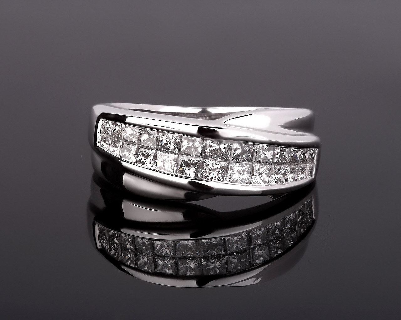 Достойное золотое кольцо с бриллиантами 0.95ct