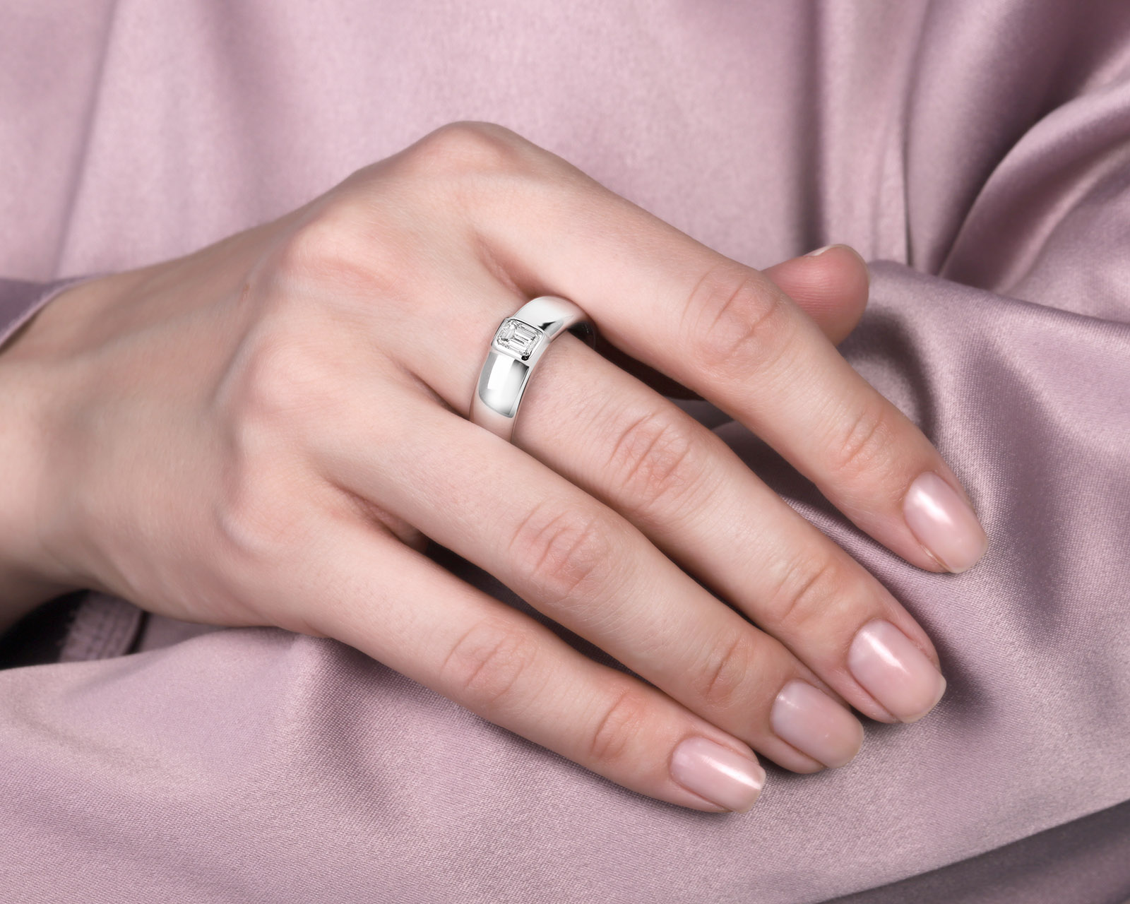 Золотое кольцо с бриллиантом 0.88ct