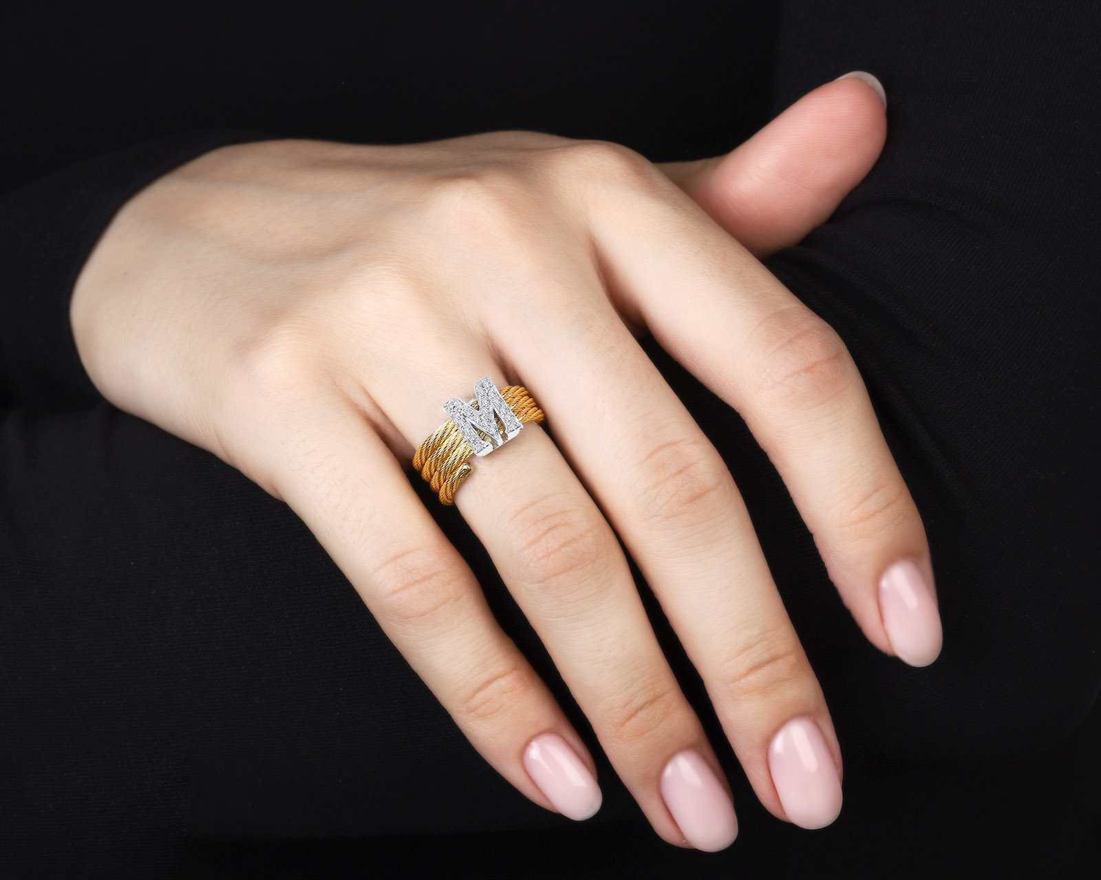 Изысканное золотое кольцо с бриллиантами 0.14ct