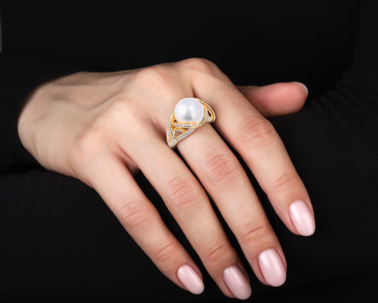 Оригинальное золотое кольцо с жемчугом 12.60 мм Mikimoto