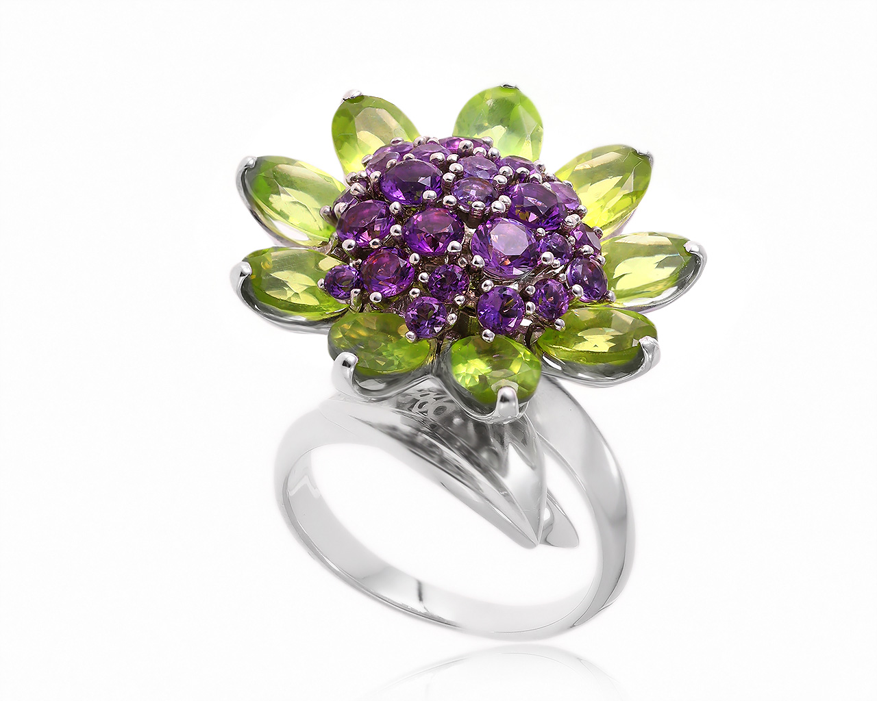 Оригинальное золотое кольцо с хризолитами 8.85ct Van Cleef & Arpels Hawai 121020/4 Оригинальное золотое кольцо с хризолитами 8.85ct Van Cleef & Arpels Hawai 121020/4