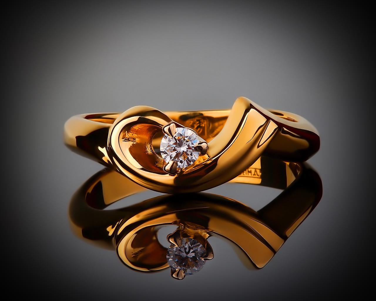 Золотое кольцо с натуральным бриллиантом 0.09ct 281016/1 Золотое кольцо с натуральным бриллиантом 0.09ct 281016/1
