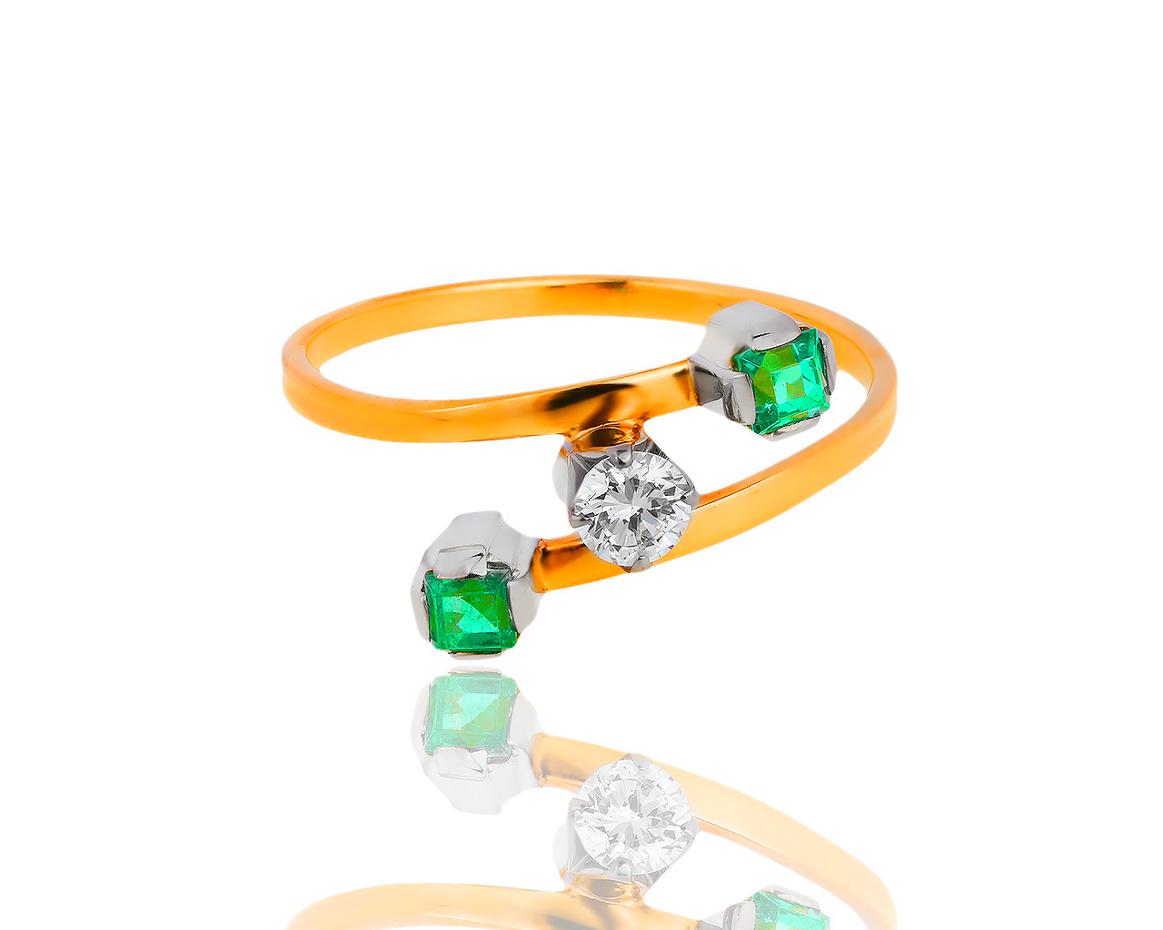 Золотое кольцо с бриллиантом 0.27ct и изумрудами 0.36ct 180519/22