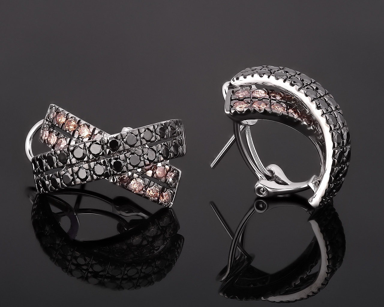 Модные золотые серьги усыпанные бриллиантами 021117/3