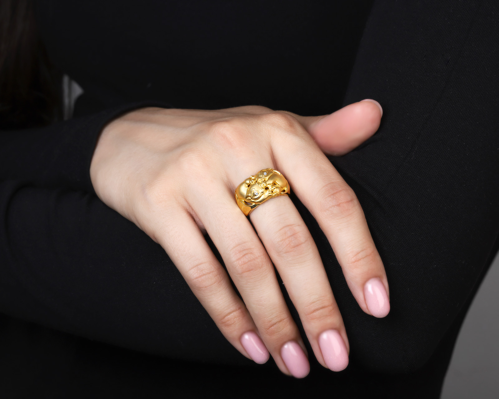 Оригинальное золотое кольцо Magerit Tender