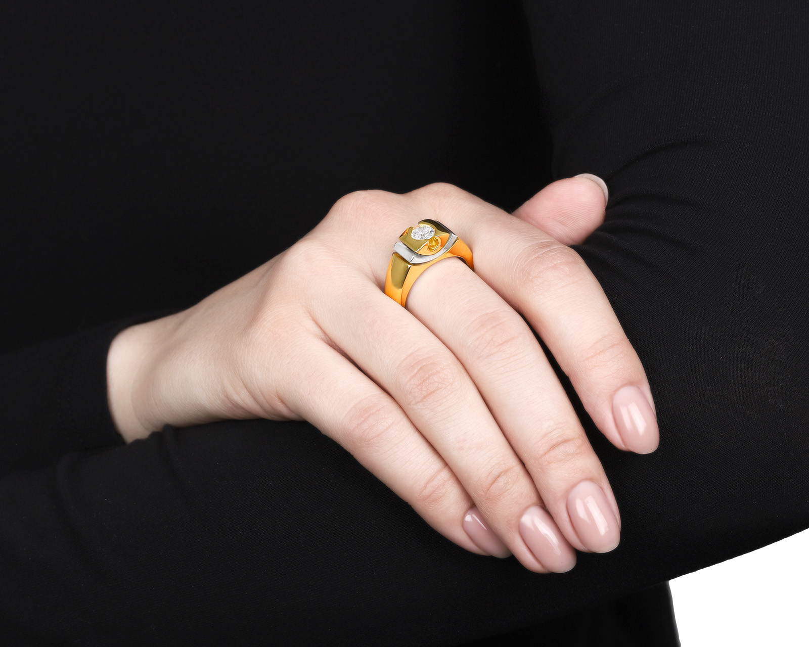 Достойное золотое кольцо с бриллиантом 0.53ct