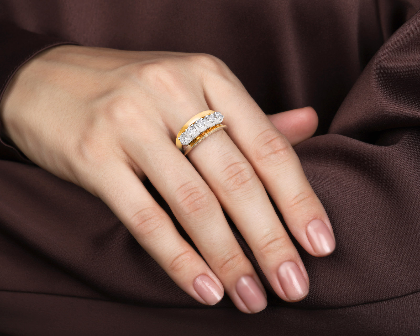 Золотое кольцо с бриллиантами 0.75ct