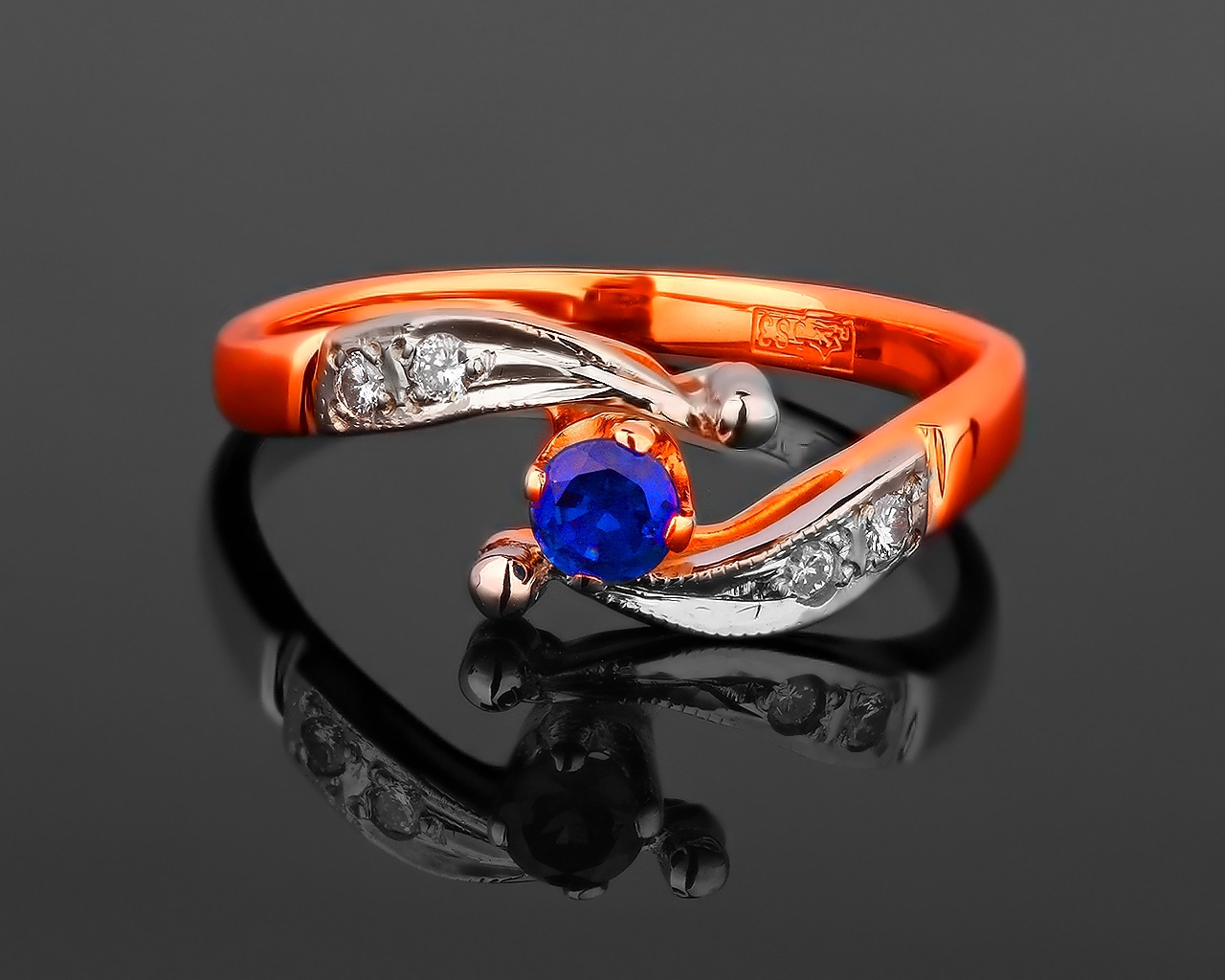 Золотое кольцо с бриллиантами и сапфиром 0.15ct Золотое кольцо с бриллиантами и сапфиром 0.15ct